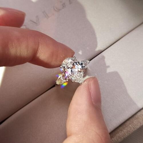 2020 New Trendy Female Engagement Water Drops Crystal Ring Luxury Elegant Pear Shape Cubic Zirconia Wedding Party Rings