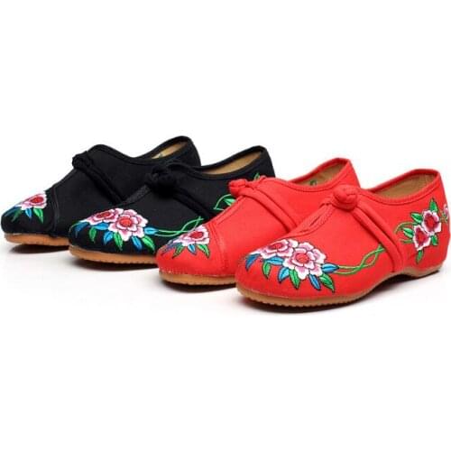 Double flowers original Chinese style retro Ancient Shoes women embroidered ox tendon sole dance cloth single shoes