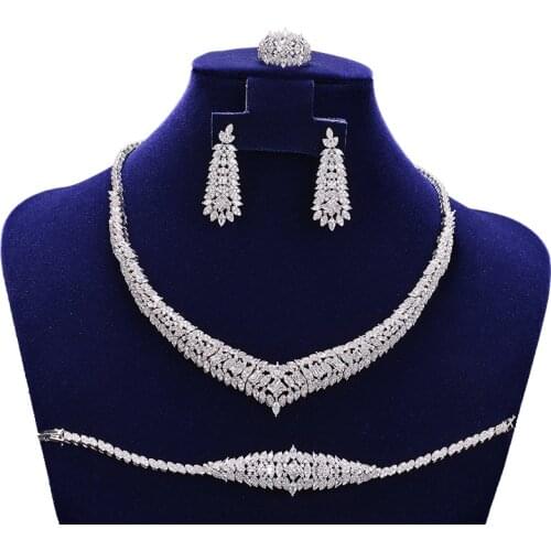 Jewelry Sets HADIYANA Fashion Engagement 4 PCS Luxury Wedding Necklace Bracelet Ring Earring CN1157 Stainless Steel Necklace