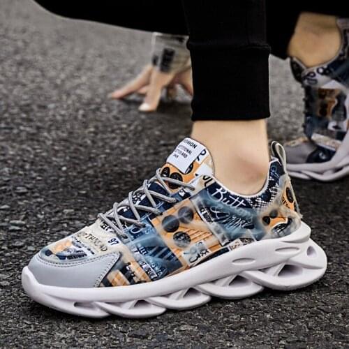 New Men Fashion Casual Shoes Lightweight Mesh Breathable Sneakers Trend Outdoor Lace-up Shoes Fashion Sneakers For Men