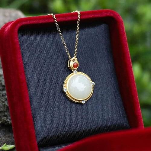 Natural Hetian White Jade Round Retro Pendant Necklace Chinese Classical Light Luxury Craft Charm Womens Silver Jewelry
