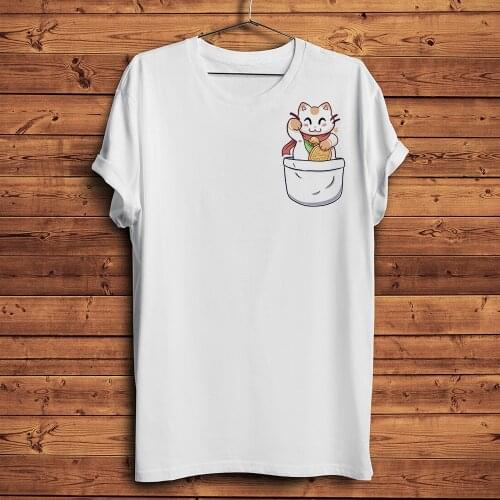 Cute Lucky Cat Maneki Neko in pocket funny t shirt men summer new white casual tshirt unisex short sleeve streetwear tee
