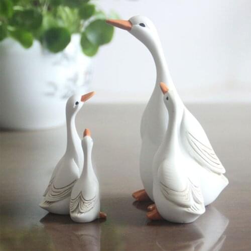 Desktop Decor Cartoon Duck Shaped Ornament Resin Statue Decorative Artware for Sitting Room Bedroom