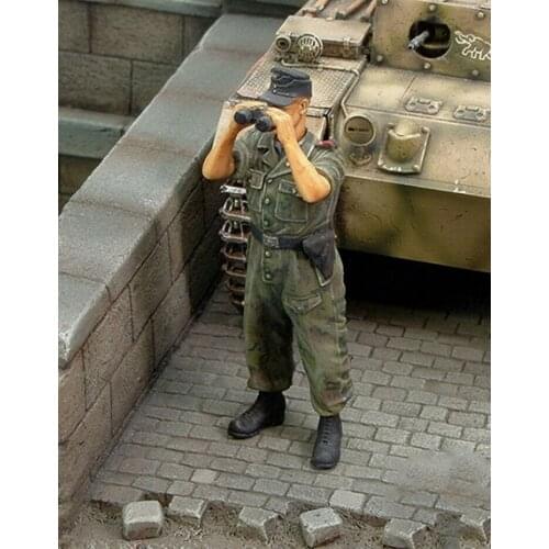 1/35 ancient stand man officer watch ( ONE FIGURE ) Resin figure Model kits Miniature gk Unassembly Unpainted