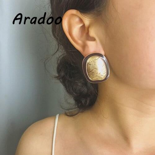 Aradoo Stud Earrings