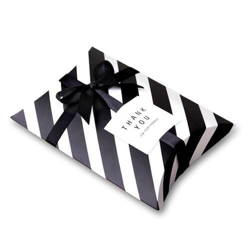 New 50Pcs Black and White Pillow Box With Ribbon Bow Present Pouch Kraft Paper box Wedding Favors Gift Boxes Wedding Party Suppl