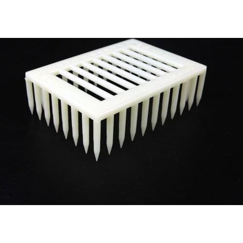 20pcs Needle type Bee Boxes Plastic Queen Marker Cage Clip Bee Catcher Beekeeper Bee Tools Beekeeping Equipment