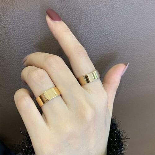 YUN RUO 2021 Fashion Simple Stacking Basic Wide Version Glossy Ring Titanium Steel 18K Rose Gold Index Finger Ring For Female