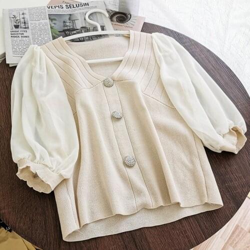 New 2021 Temperament Sweet V-neck Splicing Bubble Sleeve French Knitting Sweater Short Top Womens Clothing