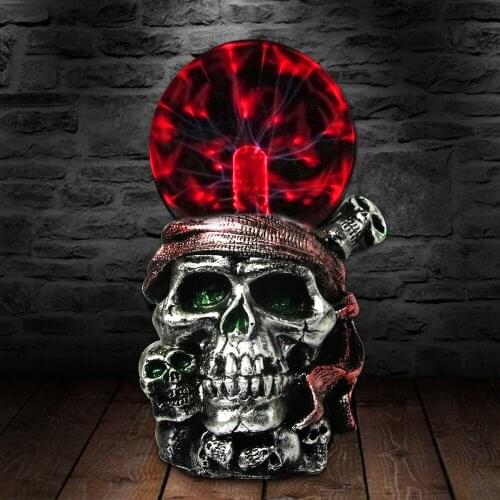 Skull with Red Bandana Statue Plasma Ball Lighting Piled Skulls Resin Figurine Buccaneer Gothic Skeletons Ornament