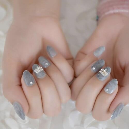 Marble Designed Short Fake Nail Tips 3D Crown Princess Gray Customized False Nail Round Sweet Dating Adult Nails