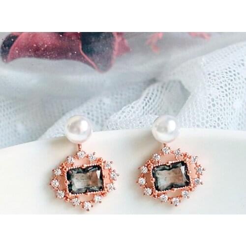 New Fashion Ladies Crystal Earing Bijoux Pearl Stud Earrings for Women Wedding Jewelry Korean Style Geometric Earring Wholesale