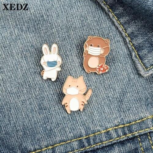 XEDZ Cute Animal Doctor Enamel Brooch White Rabbit Grizzly Rose Gold Tiger Cartoon Badge Lapel Pin Backpack Childrens Jewelry