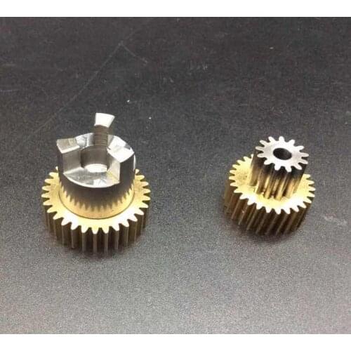 2pcs iron for 2011-17 Porsche Cayenne rear door window glass curtain shade motor internal gear repair kit