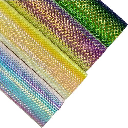 135x30cm 3D Square Pattern Embossed Holographic Dichroic Metallic PU Synthetic Leather Fabric Sheet for Bag/Decoration/Craft
