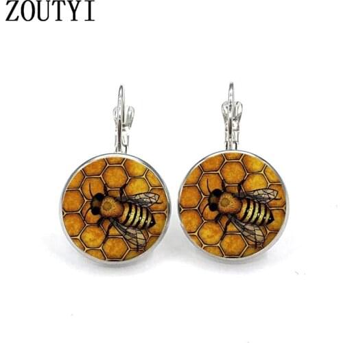 New/Charming SUTEYI creative bee photo pattern, convex glass inlay earrings, feminine decoration