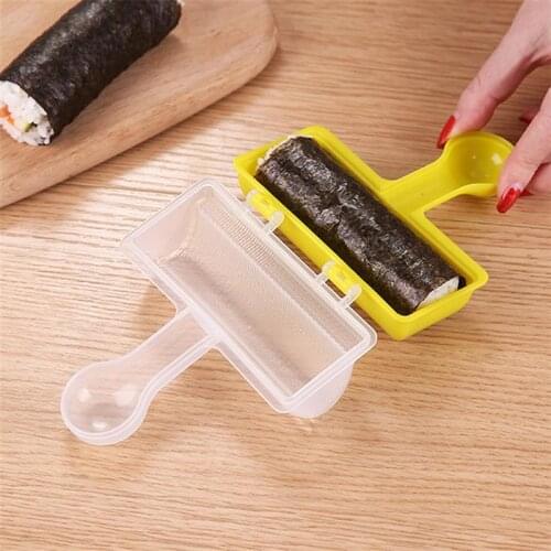 Creativity High Quality Wheat Straw Onigiri Rice Mold Shaker Sushi Maker With Spoon DIY Baby Rice Ball Kitchen Bento Accessories