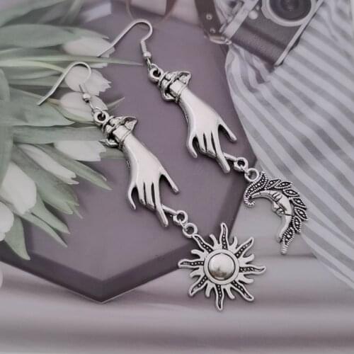 Hang the sun and moon by hand earrings Celestial jewelry Novel eardrop faddish men women friend gift 2020 new beautiful