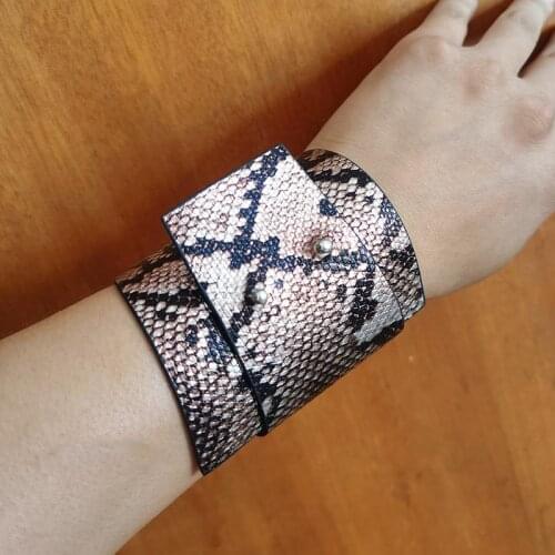 TOTABC Crack Snake Leather Bracelet Women Jewelry Wrap Bangle Female Accessories Gothic Jewellery Wholesale