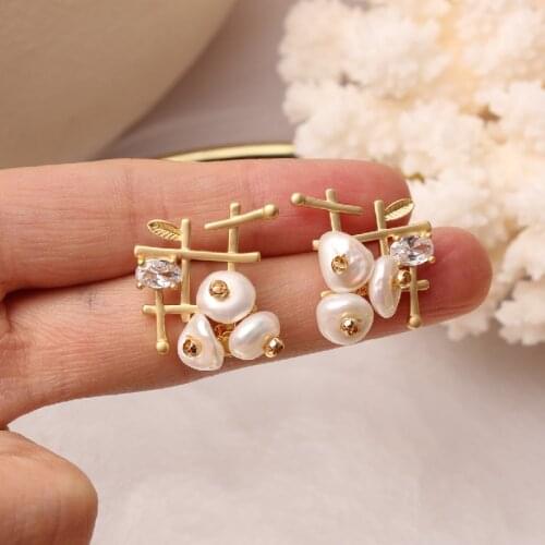 Korea New Design Fashion Jewelry Creative Alloy Hand Woven Freshwater Pearl Geometric Female stud Earrings