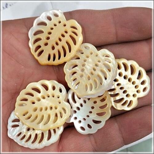 3pcs nature seashell pendants yellow dish shell pendants saltwater shell beads size 23x25mm top fashion jewelry beads accessory