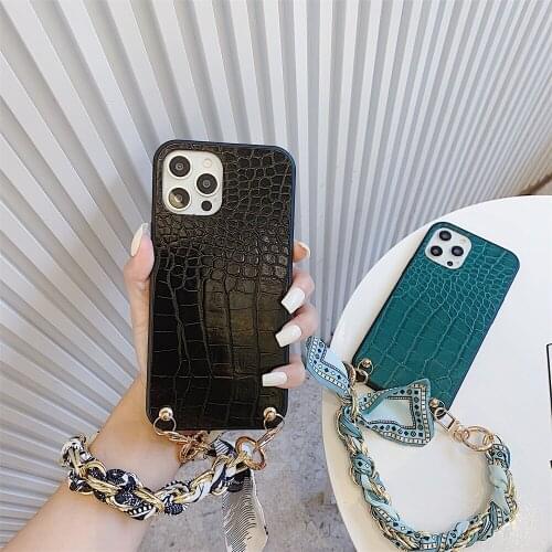 Luxury Crocodile Shockprrof Phone Case For Iphone 12 11 Pro Xs Max X Xr 6 6S 7 8 Plus Se2 Lanyard Neck Strap Cord Chain Cover