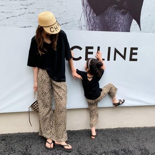 Matching Family Outfits Summer New Mother and Daughter Matching Sets V Neck T-shirts Leopard Print Pants Mommy and Me 2pcs Suits