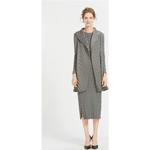 Winter fashion long wrinkles cardigan jacket+ womens big code loose dress, autumn winter girl MIYAKE pleated suit