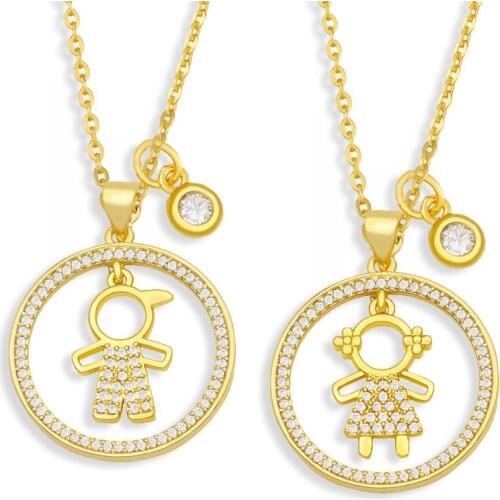 FLOLA Round Boy Girl Charms Necklace For Women Gold Plated Family Pendant Necklace Cubic Zirconia Wholesale Jewelry Gifts nkev64