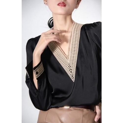 2021 spring new womens shirt heavy industry embroidery texture fashionable long-sleeved V-neck design black shirt