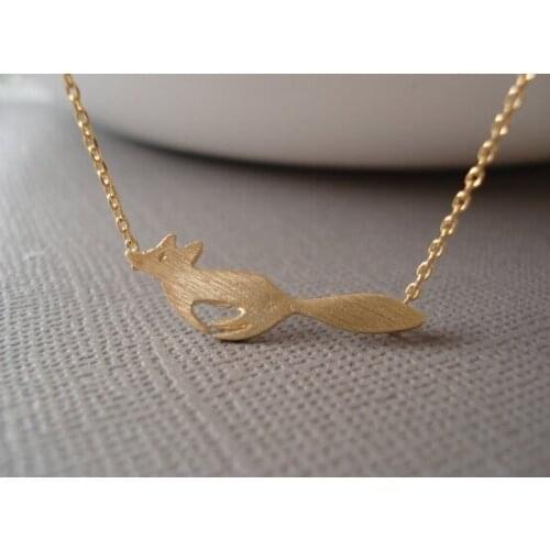 Daisies Fashion Unique Design Cute Running Fox Pendant Necklaces for Women Animal Fox Long Chain Statement Necklace Party Gifts