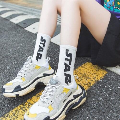 1 Pair Autumn Winter Fashion Korean Women Socks Personality Letter Sport Cotton Socks Women Street Skateboard Sock Female New