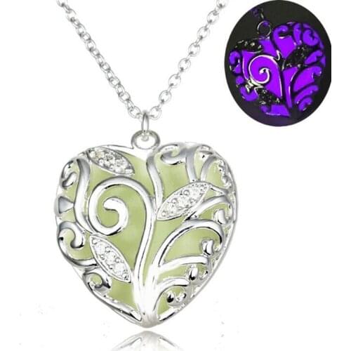 2PCS Heart Shape Hollow Pendant Glowing in the Dark Necklace For Women Crystal Luminous Necklace Jewelry Christmas Gift