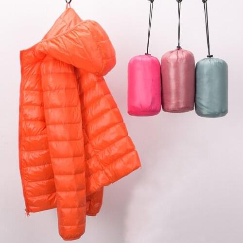 New Autumn Winter Fashion Slim Light Thin Down Coat Women 90% White Duck Down Jacket Short Hoode Windproof Female Outwears Mw112