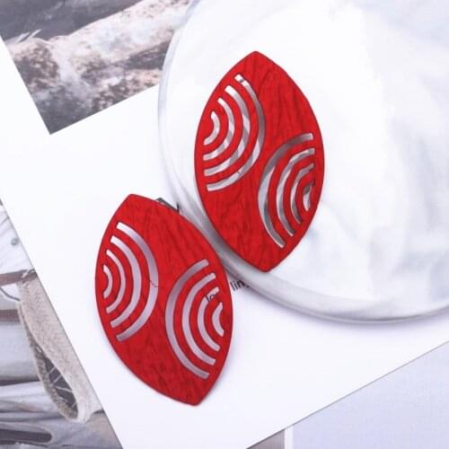 New Fashion Vintage Womens Earring Spray Paint Metal Hollow out Oval Statement Earring Red Black Color Wedding Party Gift