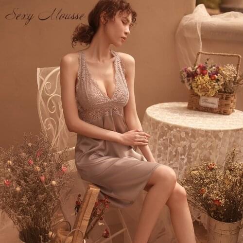 Sexy Mousse Women Sleep Wear Night Gowns And G- string Sets Sexy Lace Mesh Back Stain Deep V-neck Black Red White Elegant