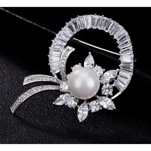 New Unique Micro Inlaid AAA Cubic Zirconia Floral Brooches With Pearl Wreath Flower Brooch Women Clothes Ornament Suit Jewelry