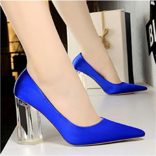 2020 spring new transparent crystal thick heel high heel shallow pointed pointed high heel wedding shoes womens large size shoe