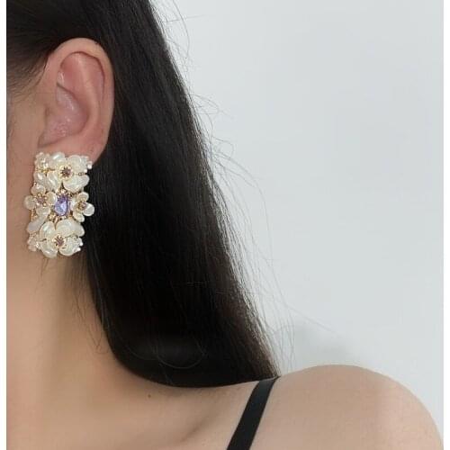 Korean Charming White Color Pearl Flower Petal Drop Earrings for Women Colorful Rhinestone Floral Dangle Earrings Pendientes