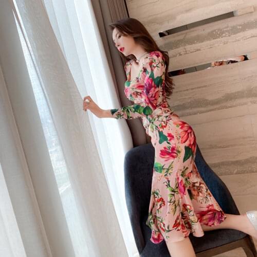 2020 autumn new European and American womens retro print slim slim fishtail dress with hips