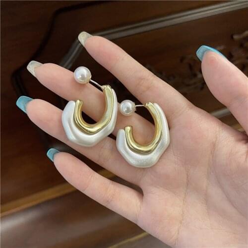 Han Edition Stud Earrings Fashion Simple Imitation Pearl Irregular Shape Earrings Female Charm Jewelry Gifts Sell Like Hot Cakes
