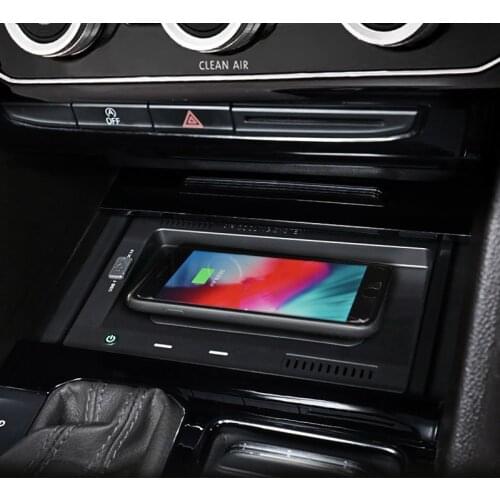 Car QI wireless charging phone charger wireless mobile charger fast charging plate accessories for VW Teramont 2017 2018 10w