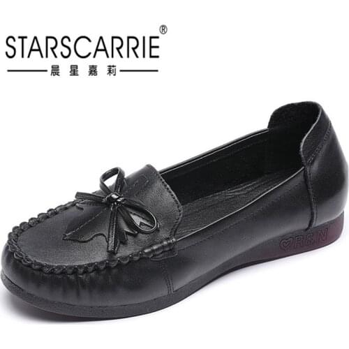 Doudou shoes comfortable mother shoes spring shallow mouth leather flat bottom antiskid middle aged and old womens shoes