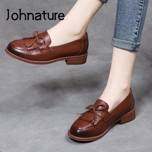 Johnature Spring/Autumn 2021 New Genuine Leather Retro Pumps Women Shoes Round Toe Handmade Concise Shallow Leisure Ladies Shoes