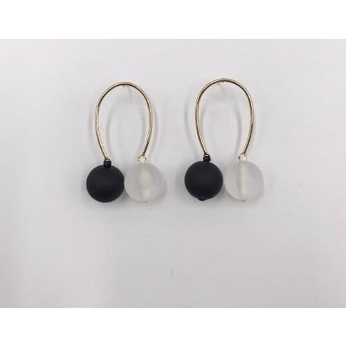 Kara&Kale Boho Fashion Jewelry Gothic Round Black and White Resin Beads Stud Earings Vintage Gold Earrings For Women ED016