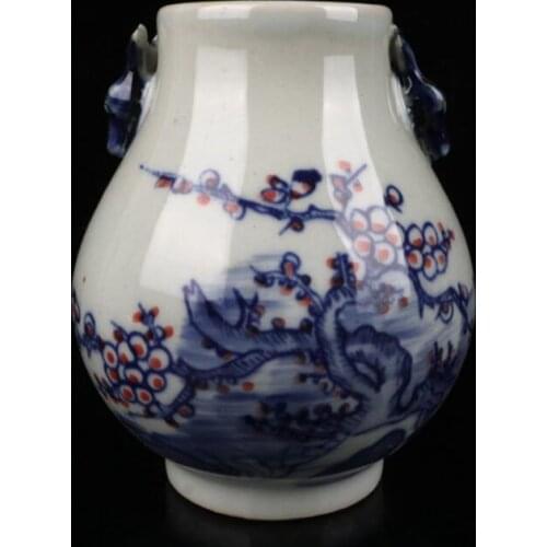 China Blue and white ceramic vase small crafts statue
