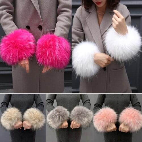 Winter Fashion Oversleeve Rabbit Faux Fur Wristbands Multicolor Women Arm Warmers Windproof Wrist Bracelet Ladies Plush Cuff