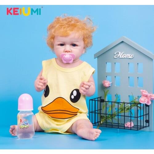 KEIUMI 57 CM Red Skin Gold Curly Hair Reborn Baby Girl Yellow Duckling One-piece Vest Dress Up Reborn Doll