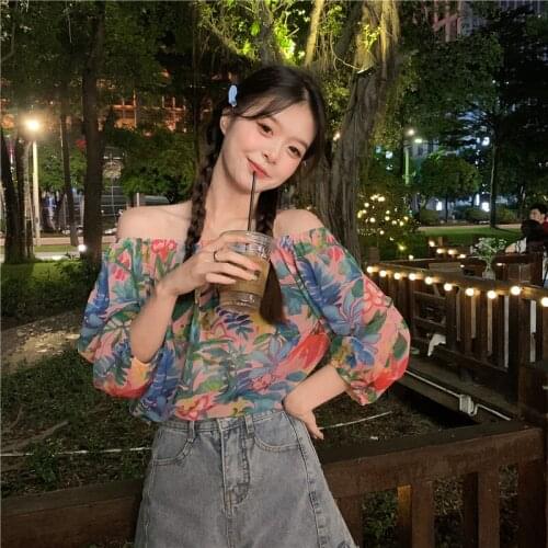 2021 Korean version of the new niche design sense hot girl one-shoulder chiffon short long-sleeved top blouse