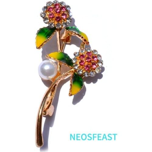 Gold Color Rhistone Flower Painted Brooch for Women Elegant Pearl Breast Pin Wedding Dress Accessories Lady Gift Fashion Jewelry